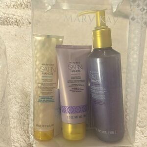 NIP Mary Kay Satin Hands Set - Citrus Lilac Scent